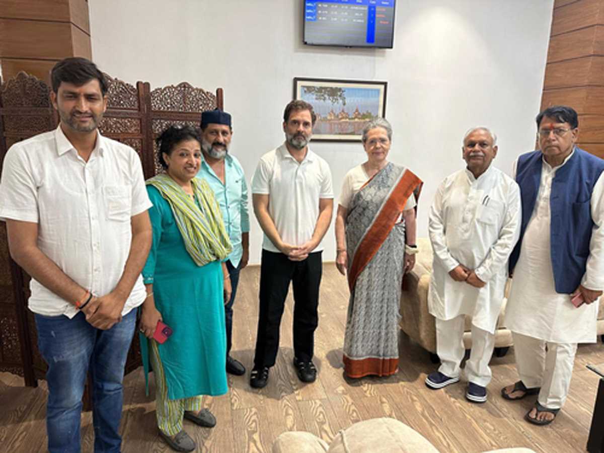 सोनिया-राहुल के विमान की भोपाल में इमरजेंसी लैंडिंग